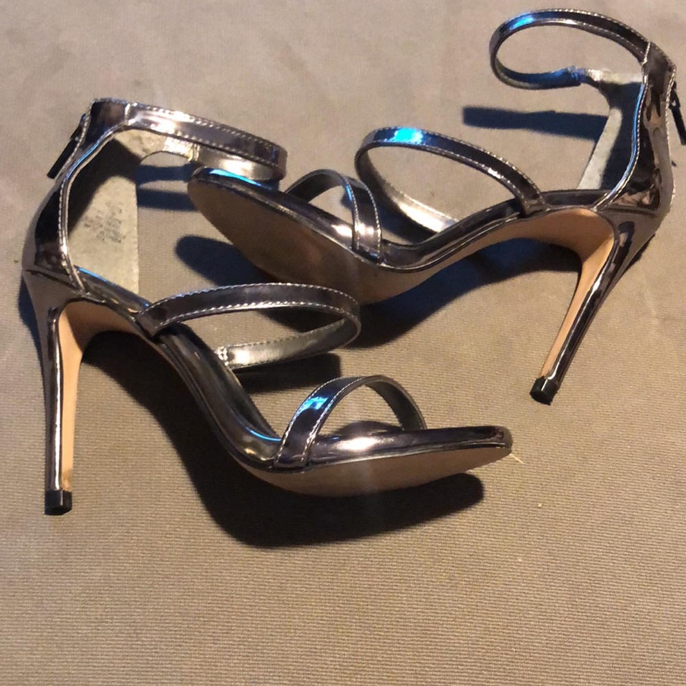Steve Madden Pewter Metallic Feelya Heels Size 7M - Picture 4 of 8